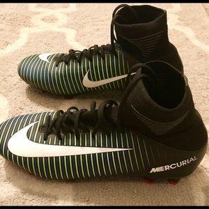 Nike “Mercurial” soccer cleats....worn one time!!